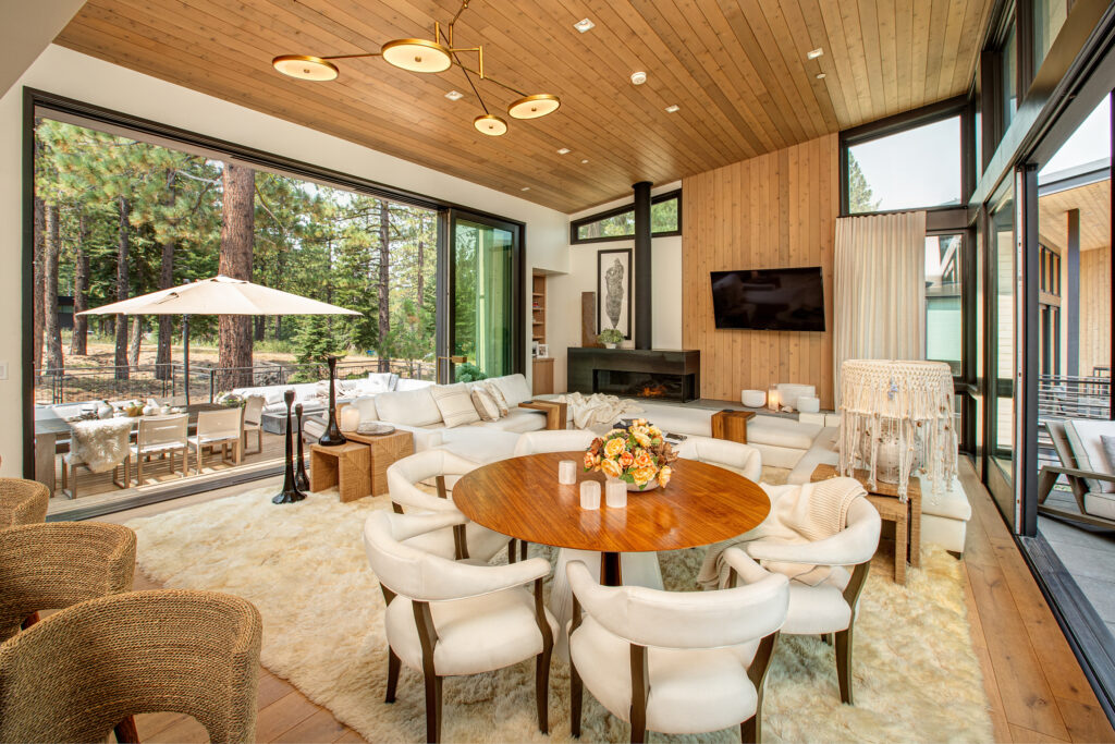 LowRes_Martis Camp_Living_537